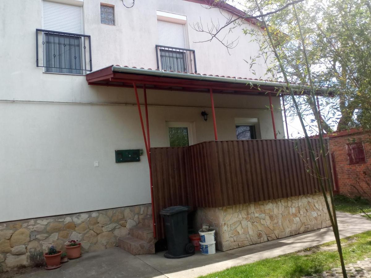 Budai Vam Apartmanhaz Pecs Exterior photo