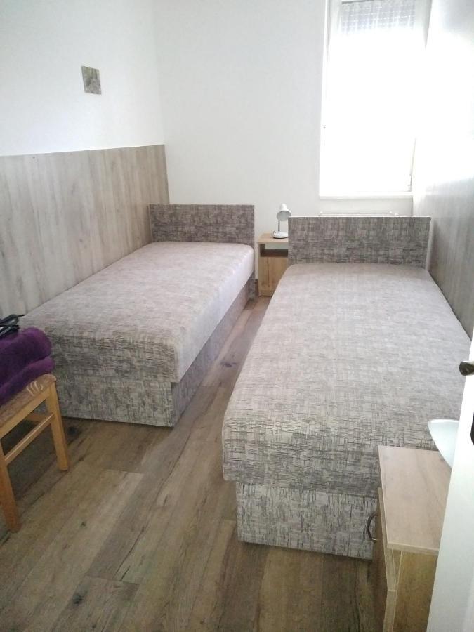 Budai Vam Apartmanhaz Pecs Exterior photo