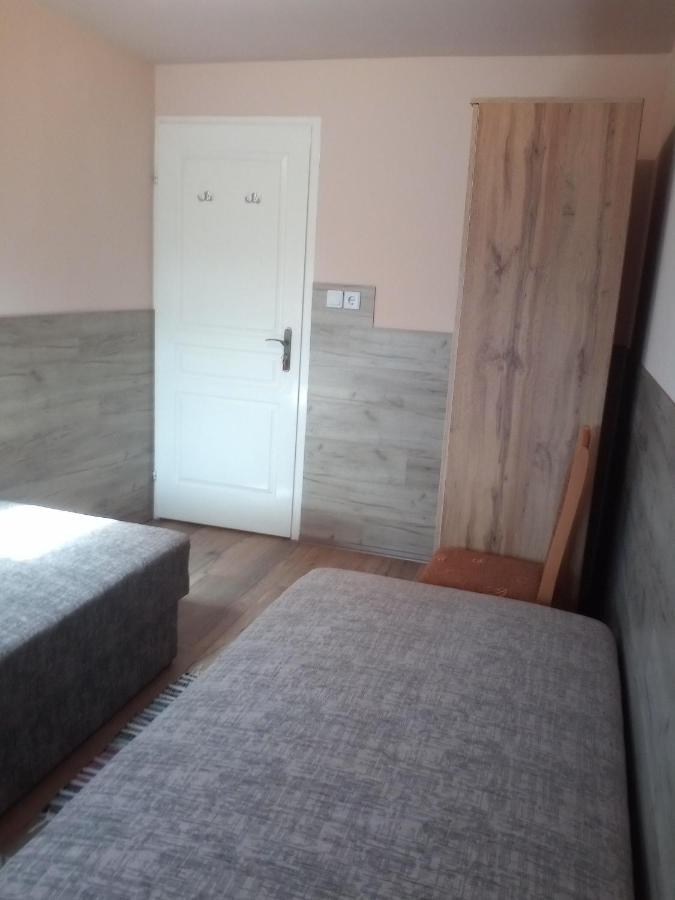 Budai Vam Apartmanhaz Pecs Exterior photo