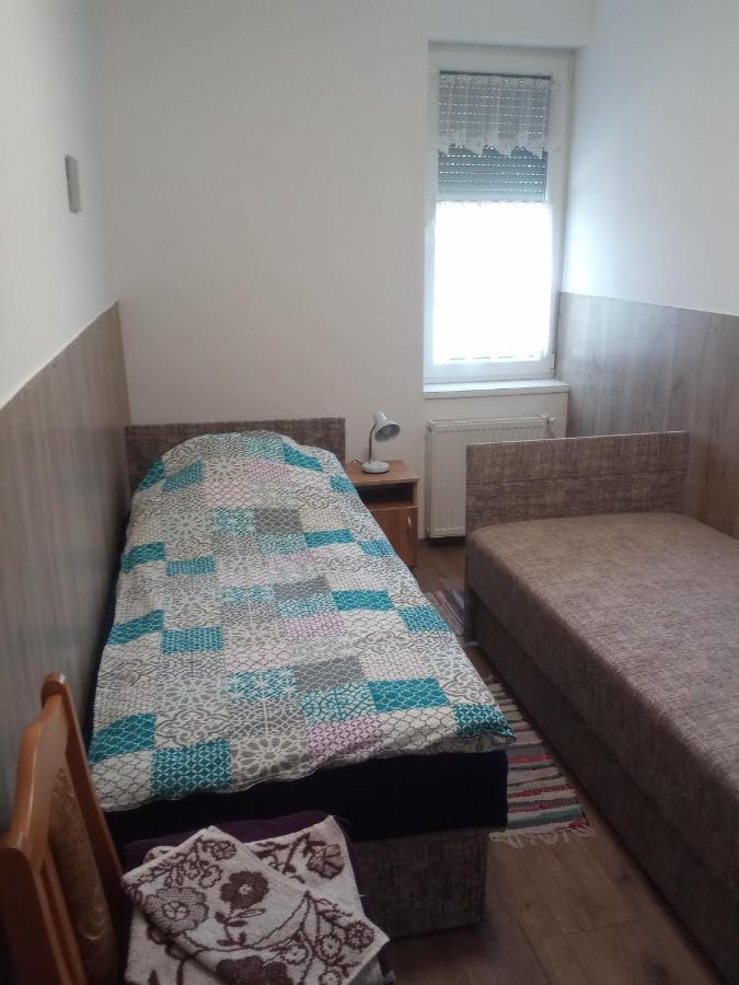 Budai Vam Apartmanhaz Pecs Exterior photo